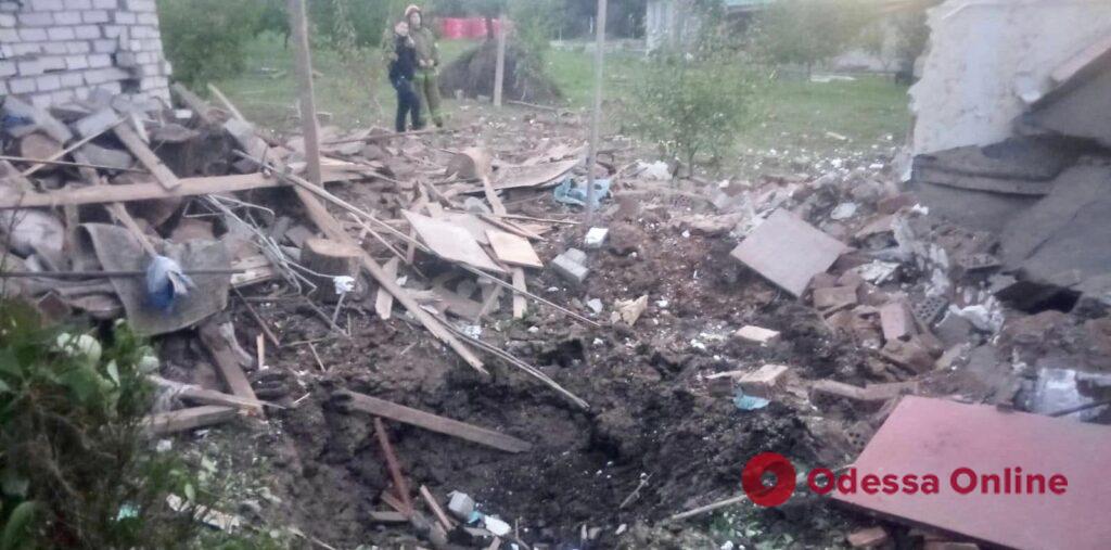 На Днепропетровщине вражеский дрон-камикадзе упал во двор частного дома (фото)