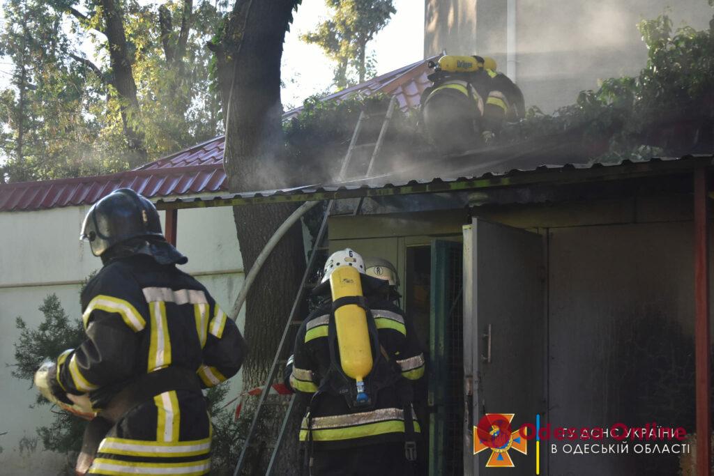 В Одессе произошел пожар на территории дома-интерната (фото)