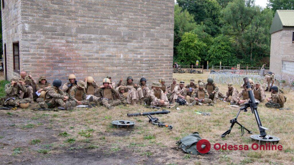 Около пяти тысяч военнослужащих ВСУ уже прошли подготовку в Великобритании