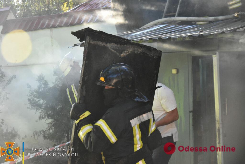 В Одессе произошел пожар на территории дома-интерната (фото)