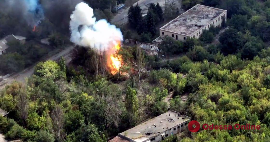 Воины-десантники уничтожили два танка и живую силу российских оккупантов (видео)