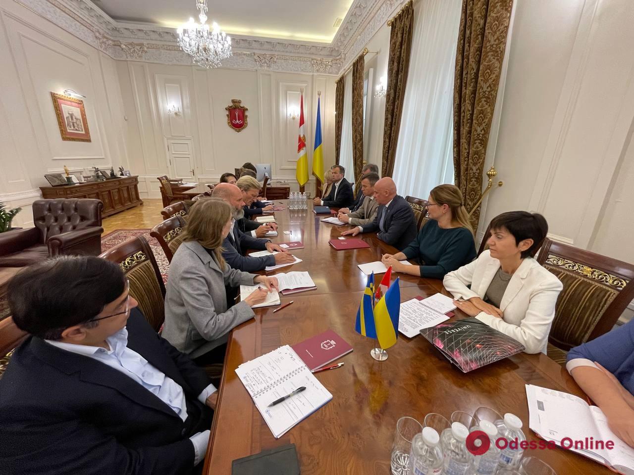 Мэр Одессы встретился с делегацией из Швеции