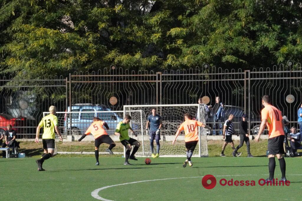 В Одессе проходит чемпионат по футболу между коммунальщиками