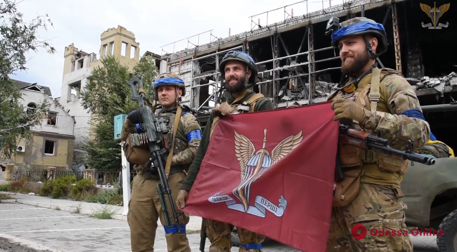 Десантники показали, як звільняли Ізюм на Харківщині (відео)