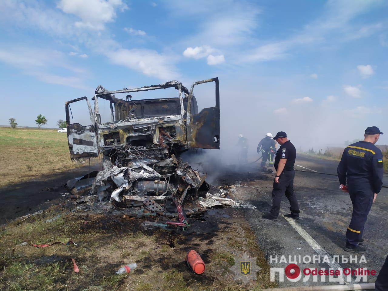 В ДТП на трассе Одесса-Рени погиб водитель легковушки и его двухлетний сын