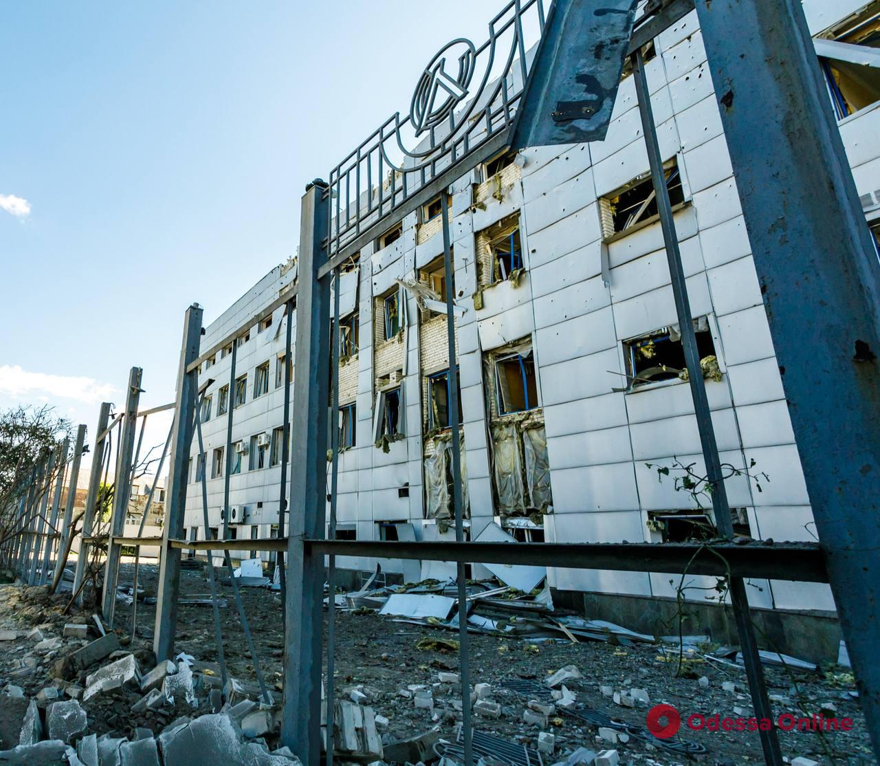 Рашисти зруйнували спорткомплекс у Харкові