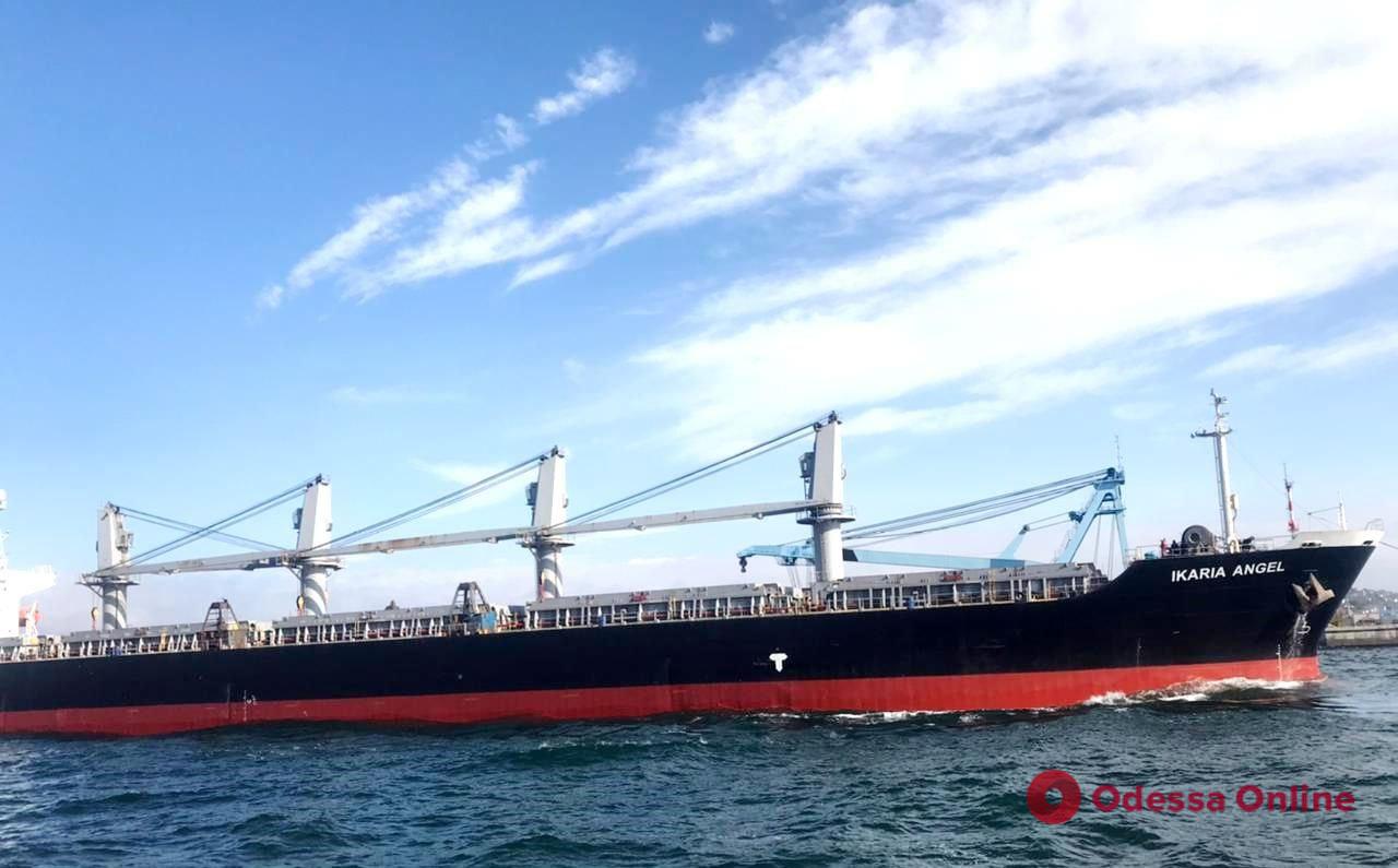 «Зернова ініціатива»: з порту Чорноморська вийшло судно з 30 тисячами тонн пшениці
