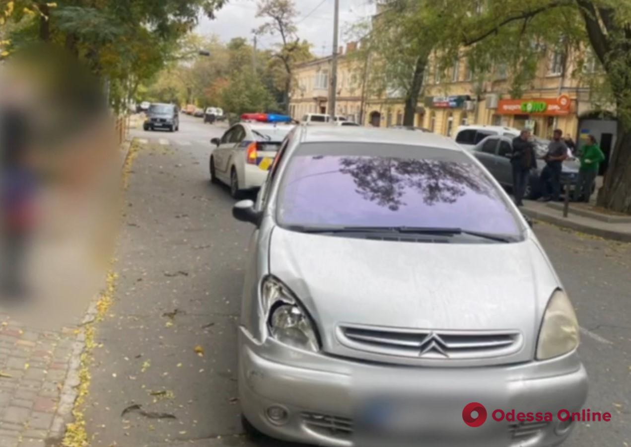 В Одесі на Молдаванці автівка збила хлопчика на пішохідному переході