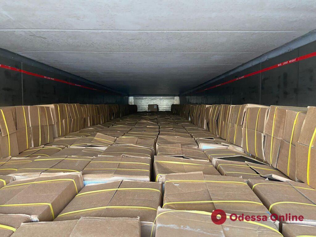 На одеській митниці запобігли контрабанді більш ніж 22 тонн креветок