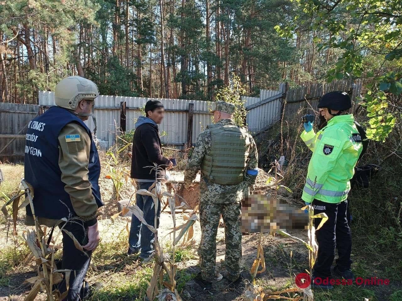 Тіла ще чотирьох закатованих українців знайшли на Харківщині (фото)