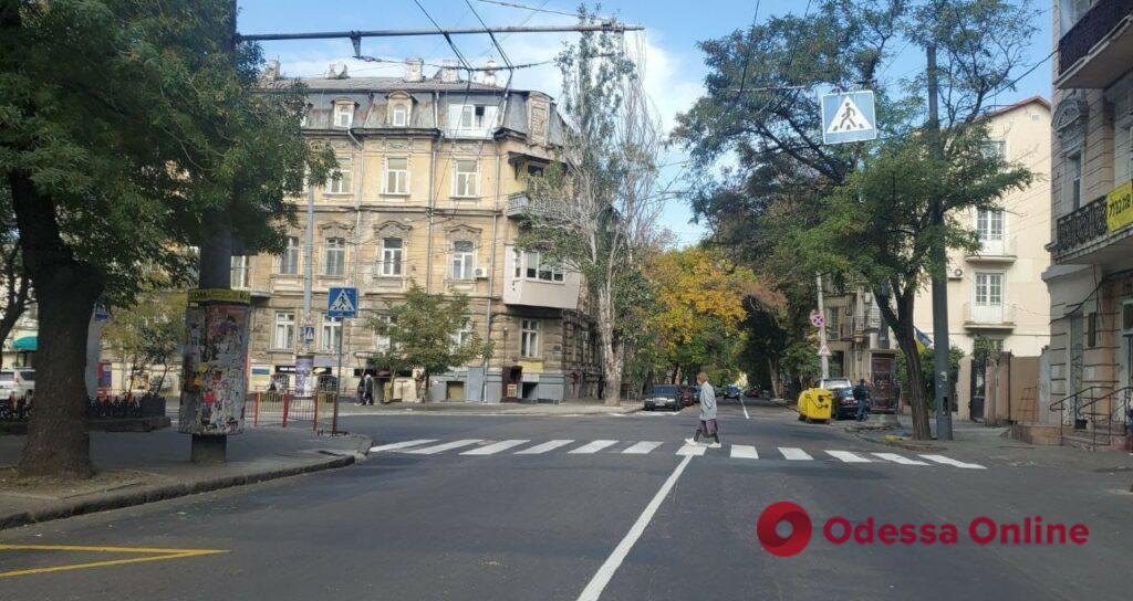 В Одессе по улице Канатной обновили дорожную разметку (фото)