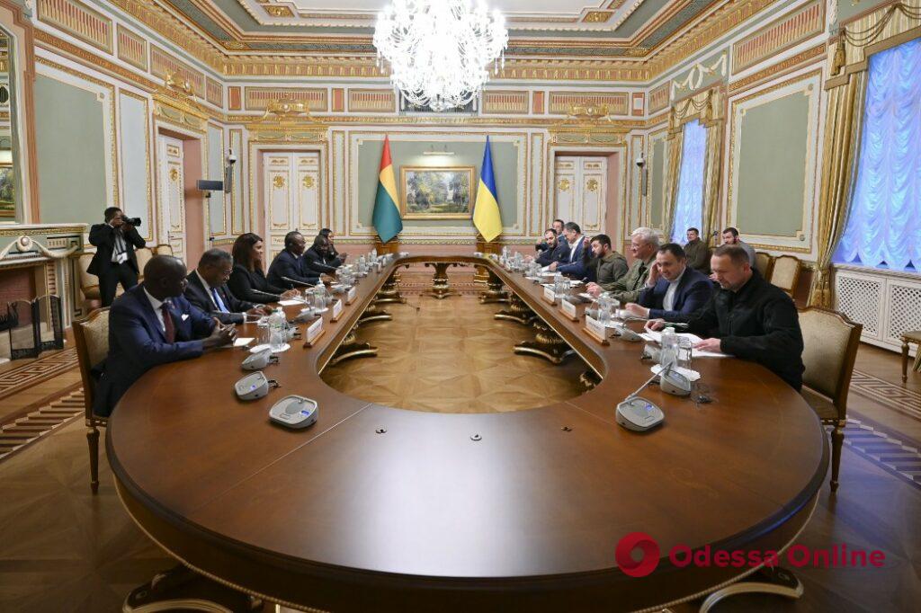 Президент Гвинеи-Бисау привез в Киев «сигнал от путина»