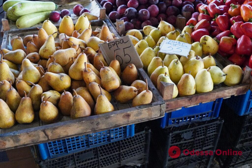 Яйця, картопля та груші: суботні ціни на одеському “Привозі”