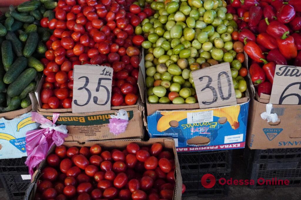 Баклажани, перець та лимон: суботні ціни на одеському «Привозі»