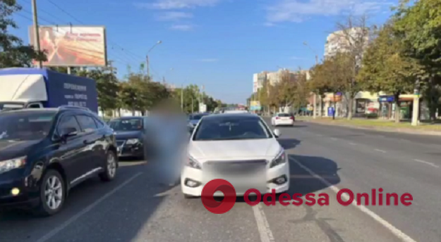 В Одессе на Таирова легковушка сбила пешехода