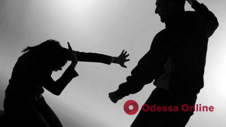 Домашнє насильство: двоє жителів Одещини понесуть адміністративну відповідальність