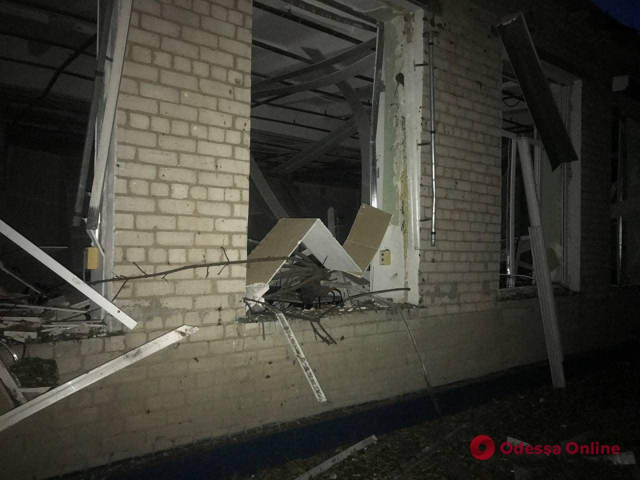 Утром рашисты выпустили около 10 ракет по Запорожью и двум селам — есть пострадавший