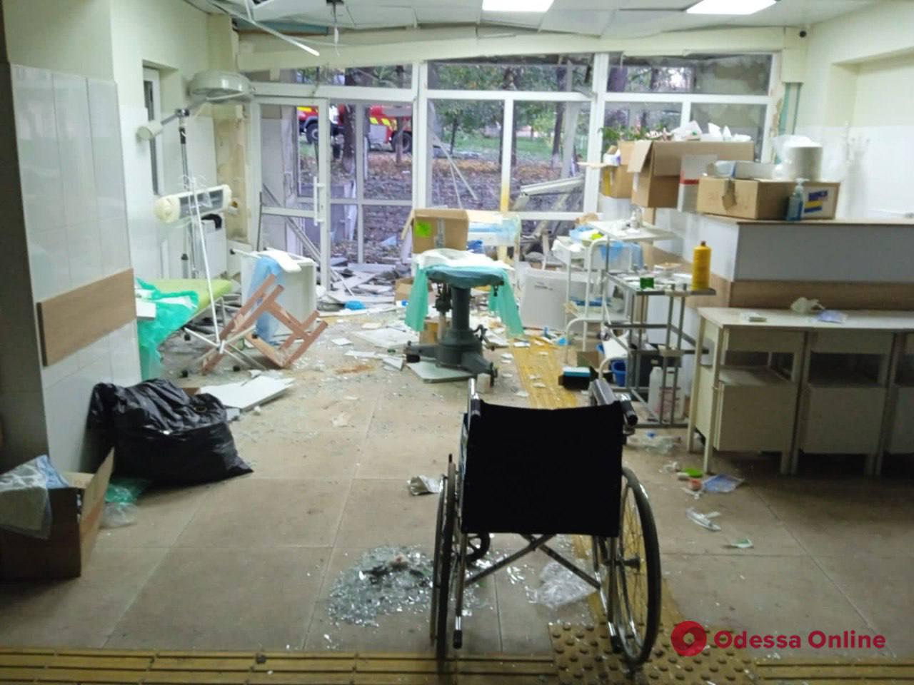 Харьковская область: рашисты нанесли ракетный удар по медучреждению — погиб врач-анастезиолог, ранена медсестра