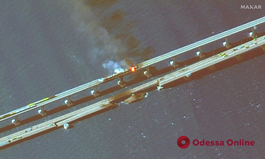 «До» и «после»: появились спутниковые снимки крымского моста