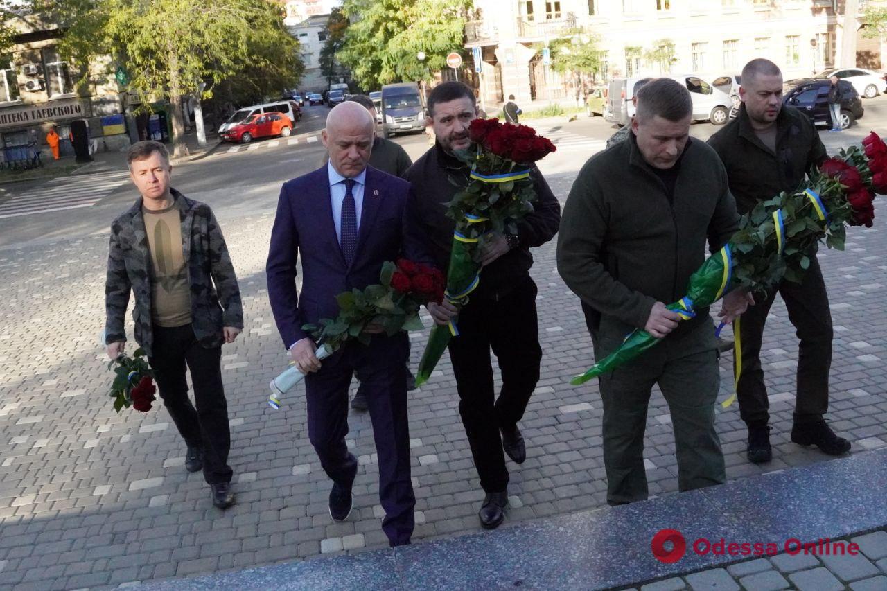 День защитников и защитниц Украины: в Одессе к памятнику Шевченко возложили цветы