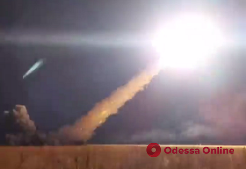 Українські зенітники знищили ворожий гелікоптер (відео)