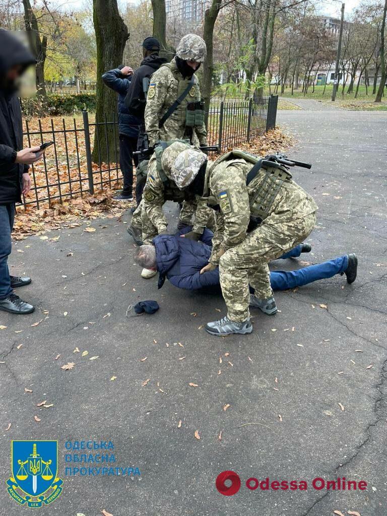 Виготовляв фото- та відеоматеріали для ворога: в Одесі затримали зрадника (фото)