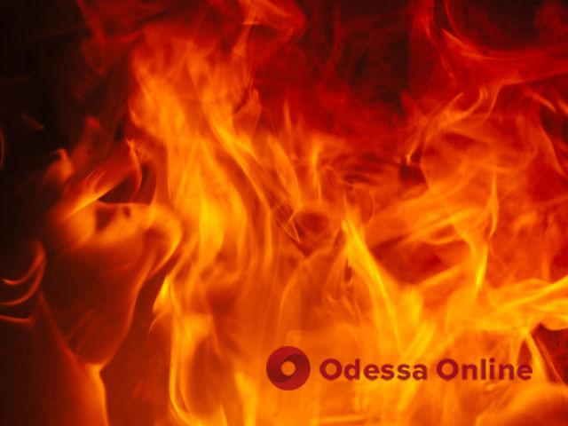 Одессит пострадал при тушении пожара в своей квартире