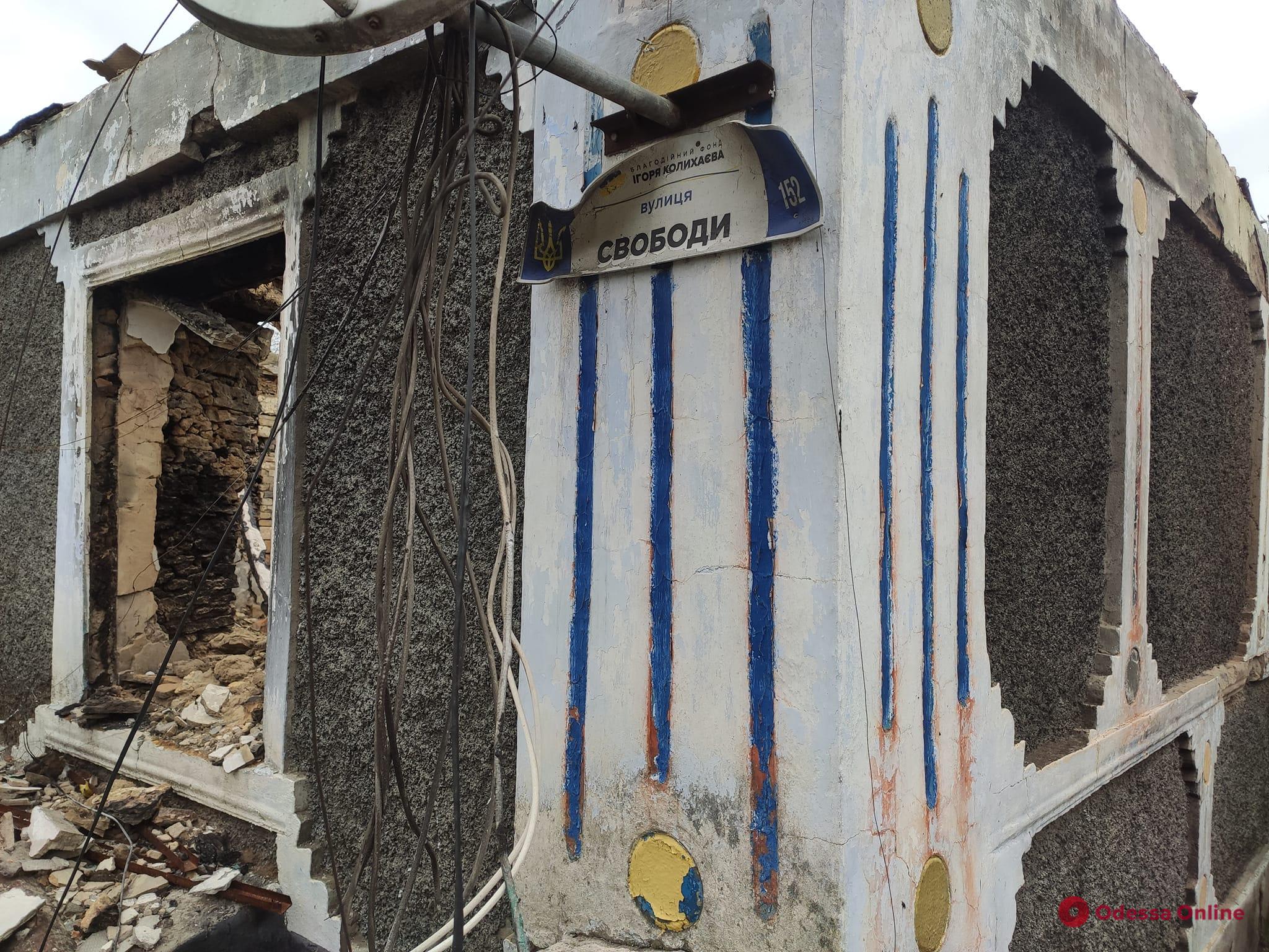 Гори сміття та “наскельний живопис” від рашистів: хроніки звільнених територій Херсонщини (фото)