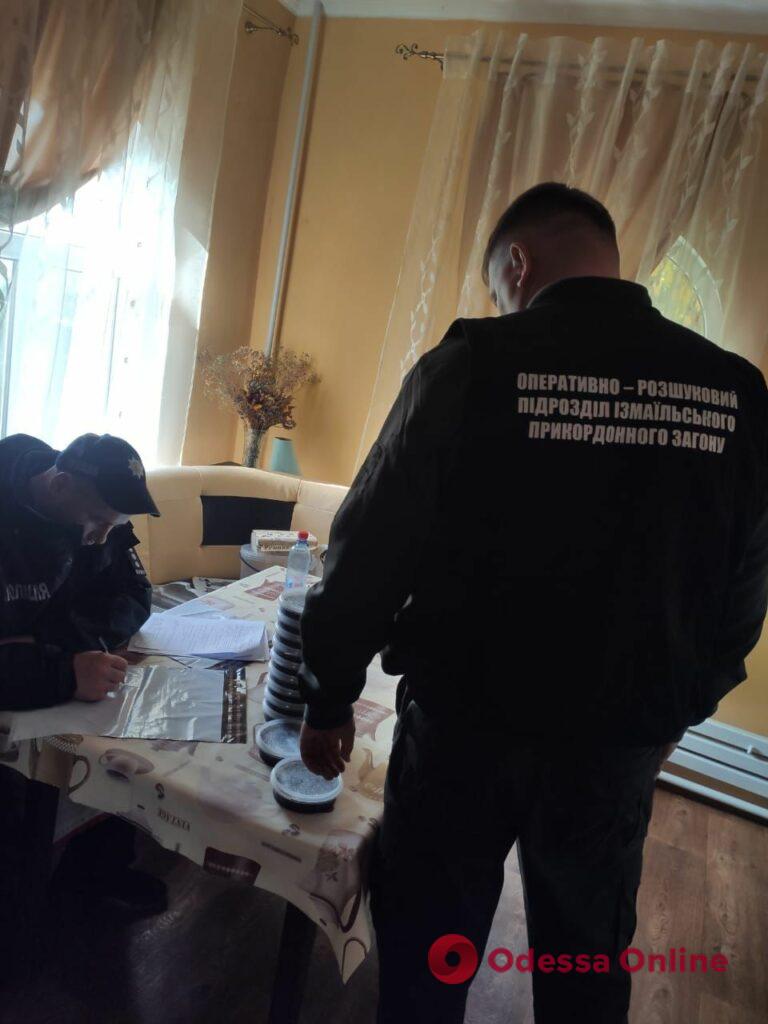 В Одесской области незаконно продавали черную икру и краснокнижную рыбу