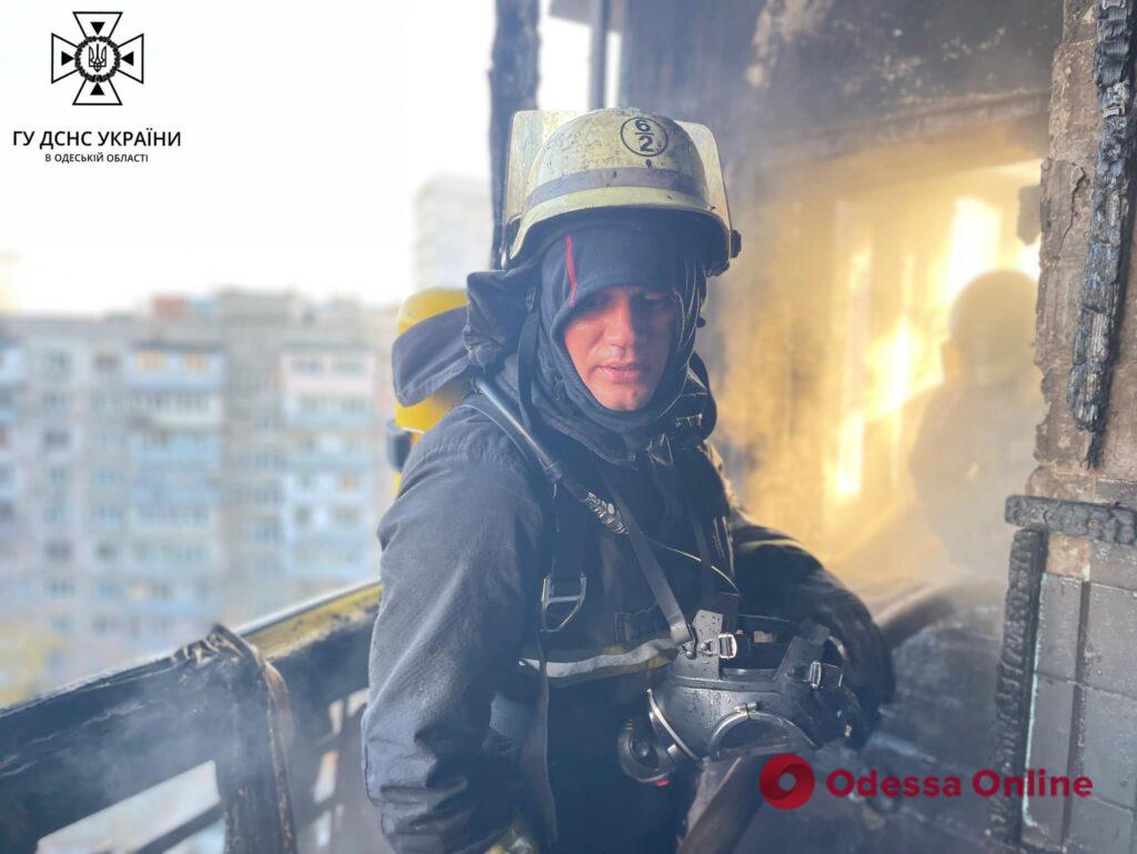 Неосторожное курение: в Одессе сгорела квартира на восьмом этаже
