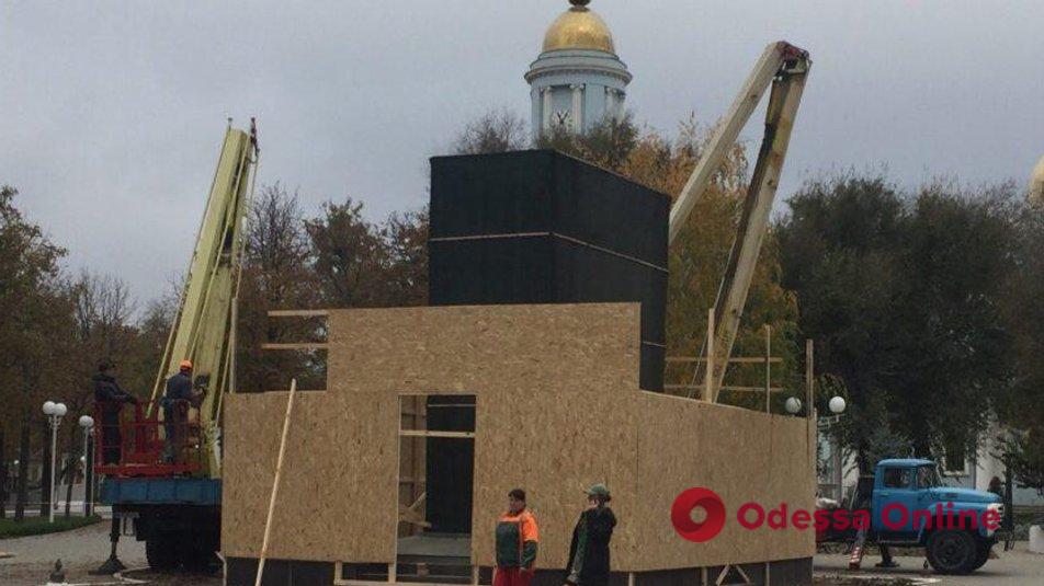 В Ізмаїлі почали підготовку до демонтажу пам’ятника Суворову