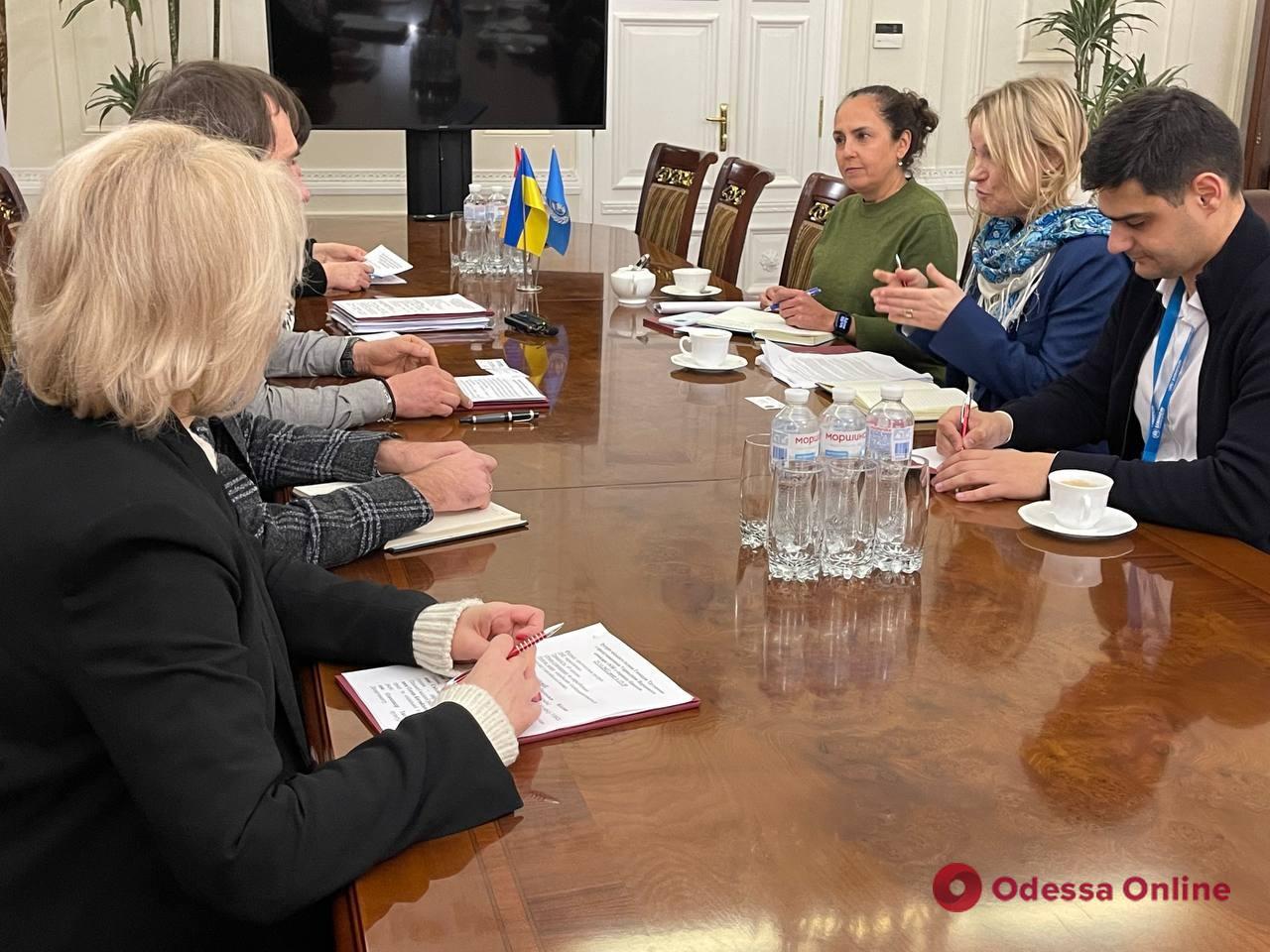 Мэр Одессы обсудил с Уполномоченной ООН по делам беженцев потребности города из-за эвакуации херсонцев