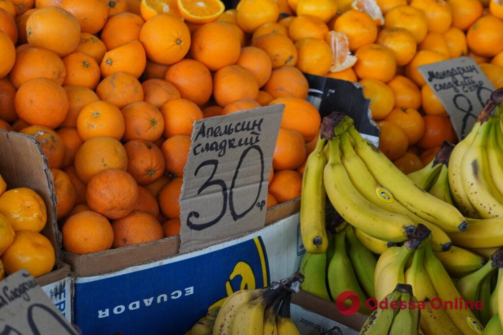 Апельсины, редис и свинина: субботние цены на одесском «Привозе»