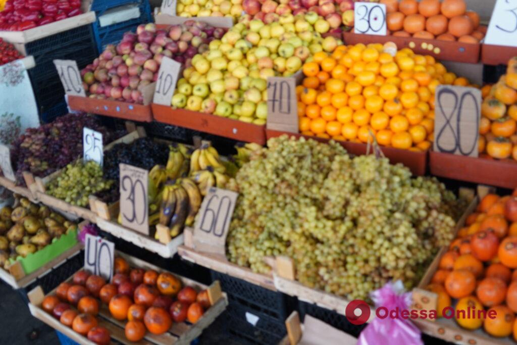 Хурма, бринза та броколі: суботні ціни на одеському «Привозі»