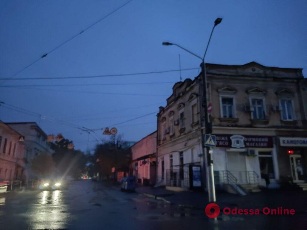 Черги, затори та темрява: блекаут в Одесі (фото)