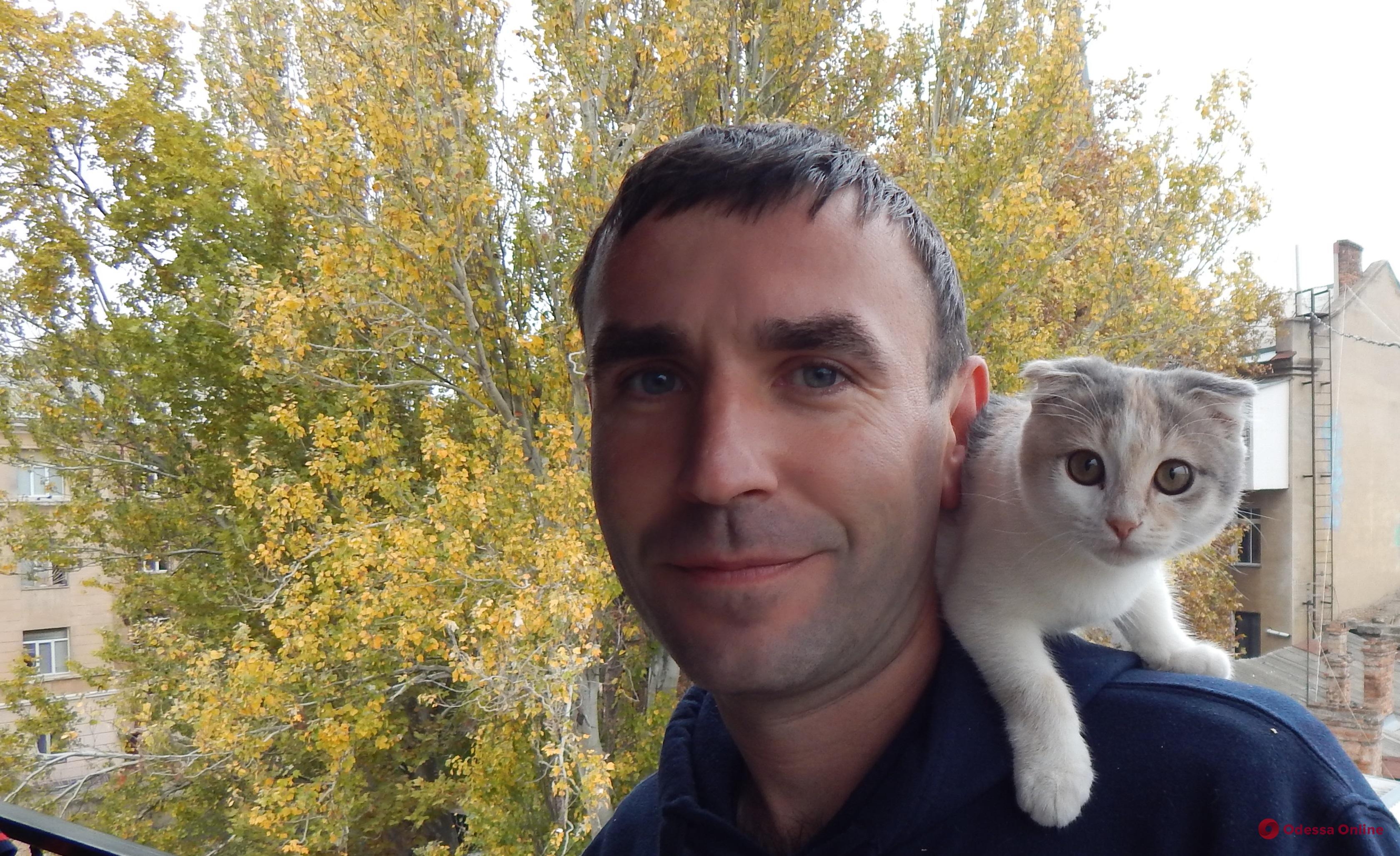 Брати-«урагани», людина з найдовшим волоссям в Одесі та кішка-мандрівниця по «горячих точках»: як живе притулок для переселенців