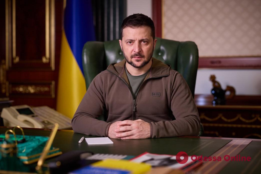 Найбільш жорстокі бої зосереджені в районі Бахмута і Соледара, – Зеленський