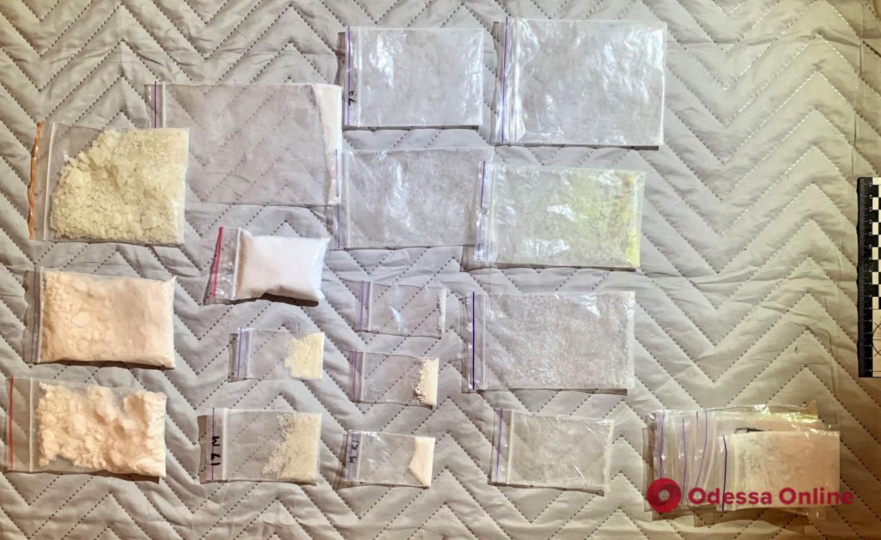 В Одесі поліцейські вилучили у хлопця наркотиків майже на півтора мільйона гривень