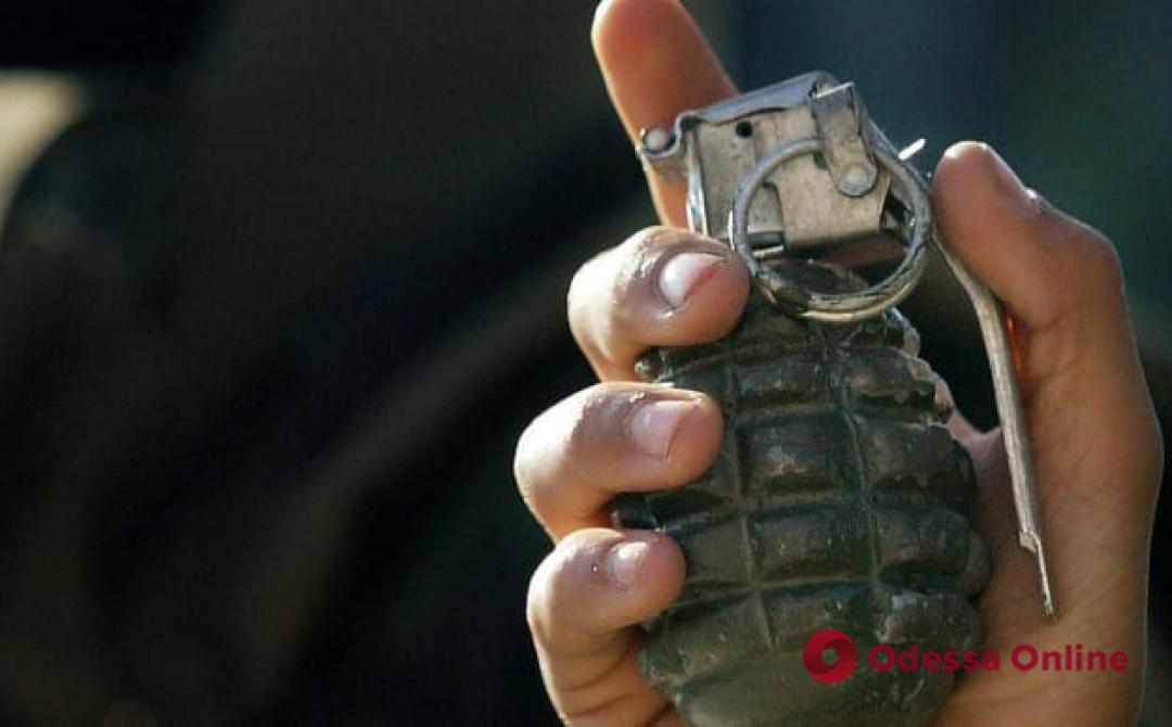 В Ровно мужчина взорвал гранату на детской площадке – пятеро пострадавших