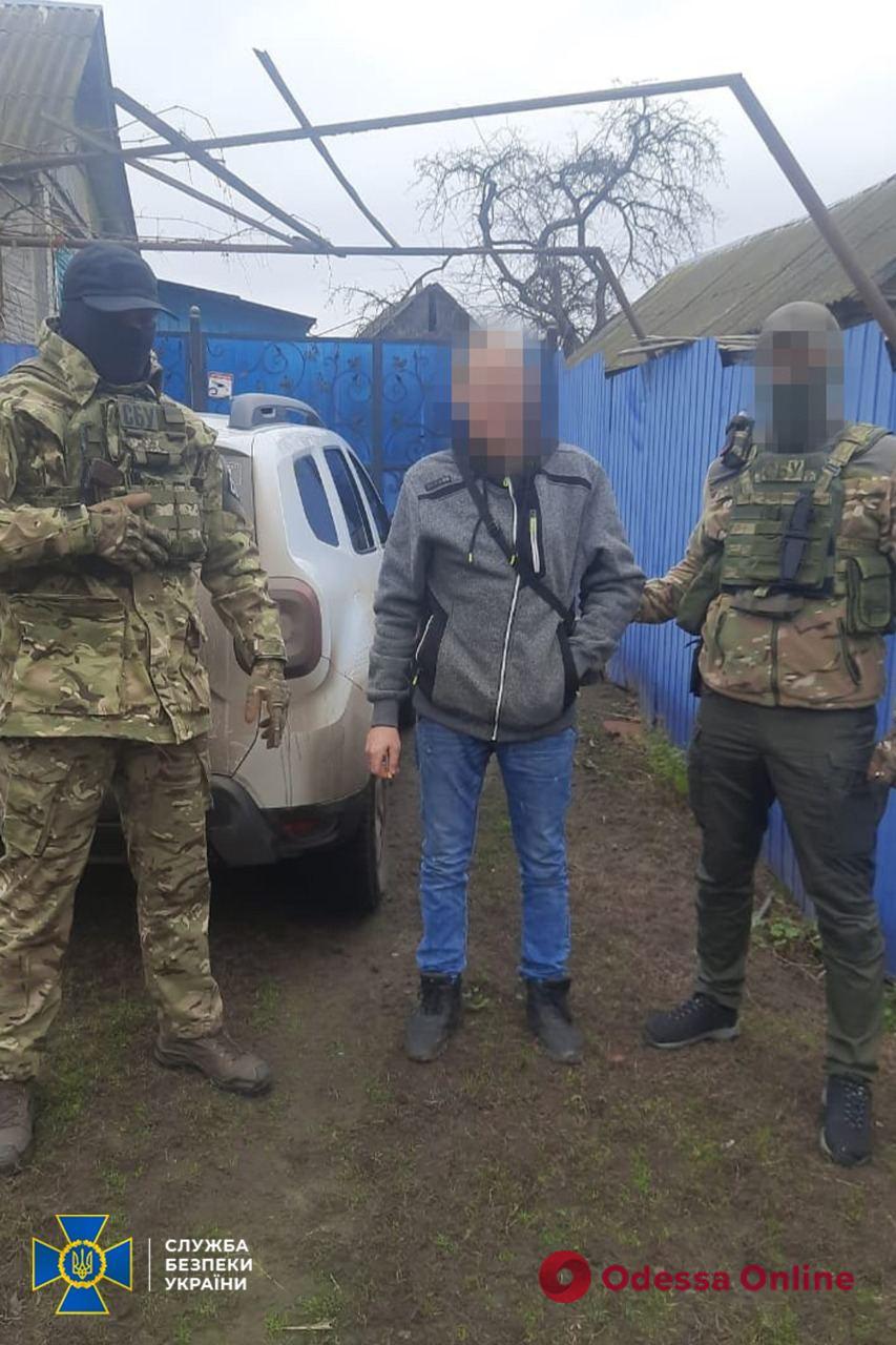 СБУ затримала російського шпигуна, який розвідував позиції Сил оборони у прикордонних районах Чернігівщини СБУ затримала російського шпигуна, який розвідував позиції Сил оборони у прикордонних районах Чернігівщини
