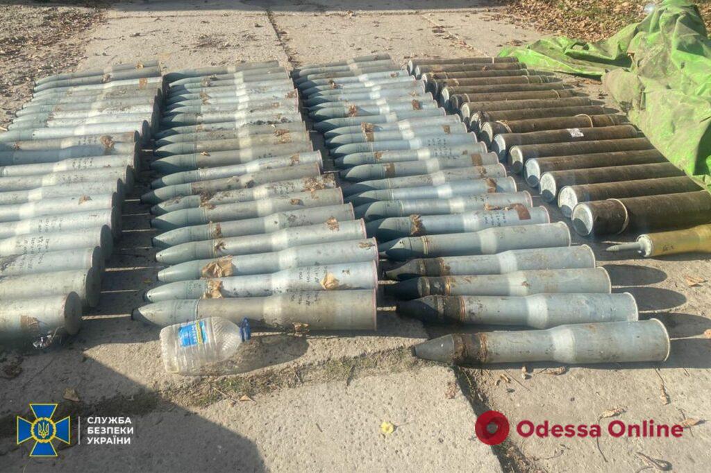 В освобожденных районах Николаевской области обнаружили более 100 мин, которые враг прятал в школах