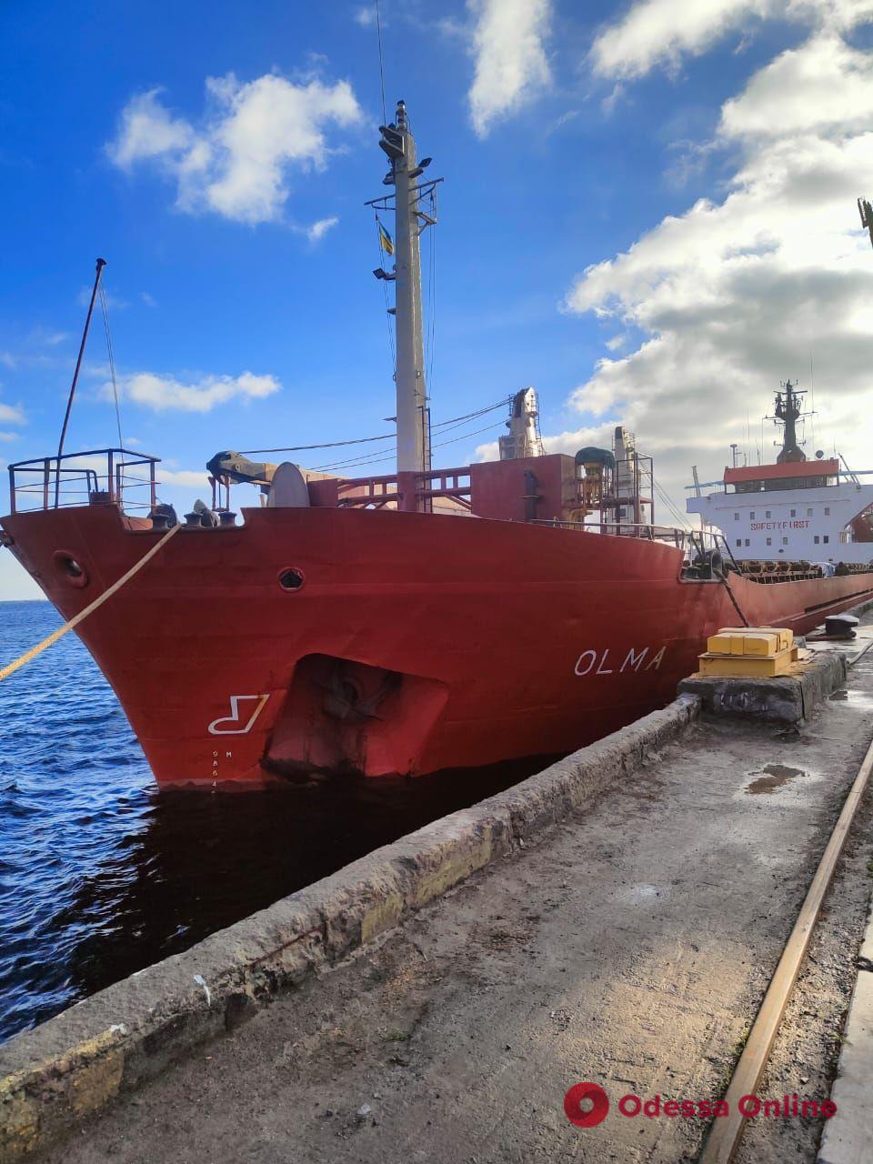 «Зернова ініціатива»: за два дні з портів Великої Одеси вийшли вісім суден