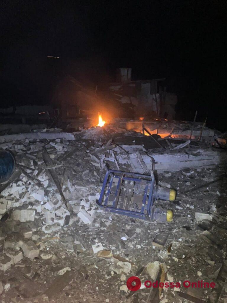 Окупанти вночі вдарили ракетами по передмістю Запоріжжя (фото)