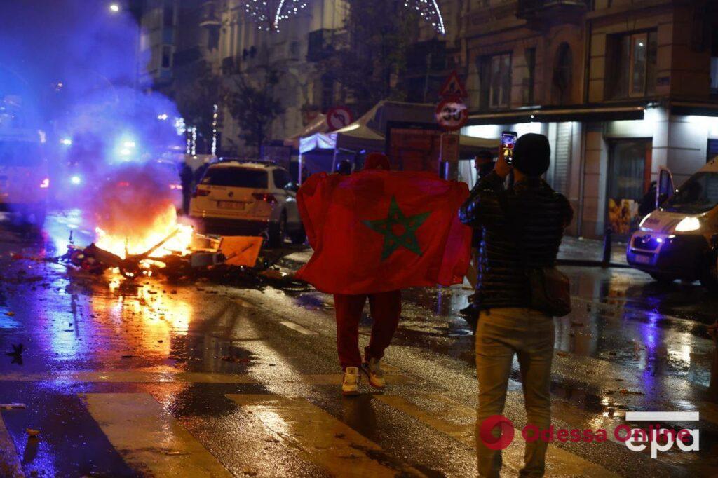 У Брюсселі розпочалися погроми після перемоги збірної Марокко над Бельгією (фото, відео)