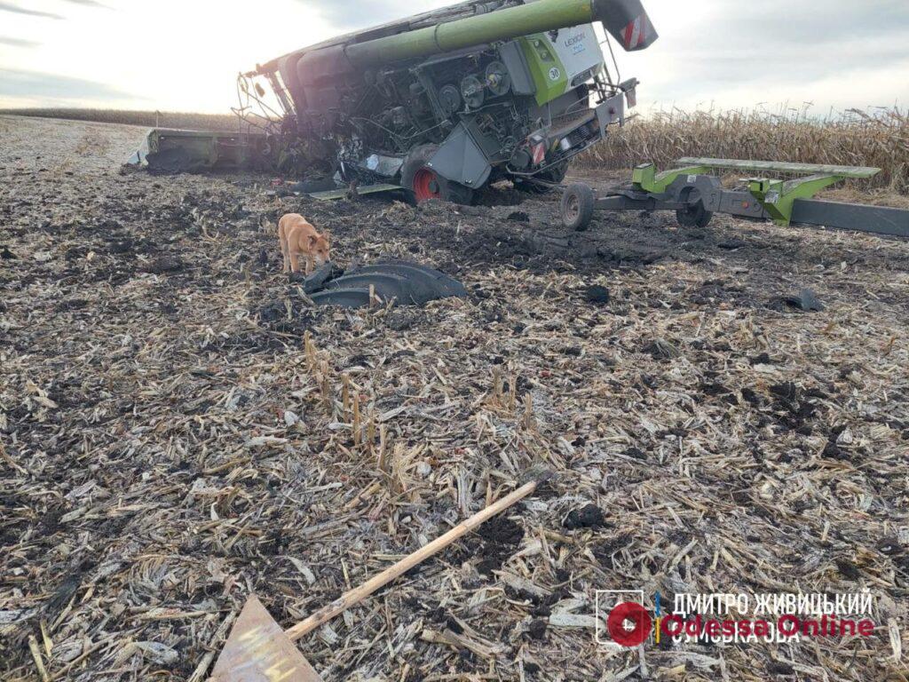 В Сумской области на кукурузном поле подорвался комбайн (фото)
