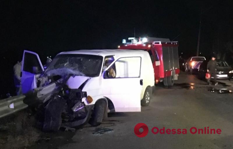 В Арцизе нетрезвый водитель въехал в отбойник — погиб пассажир