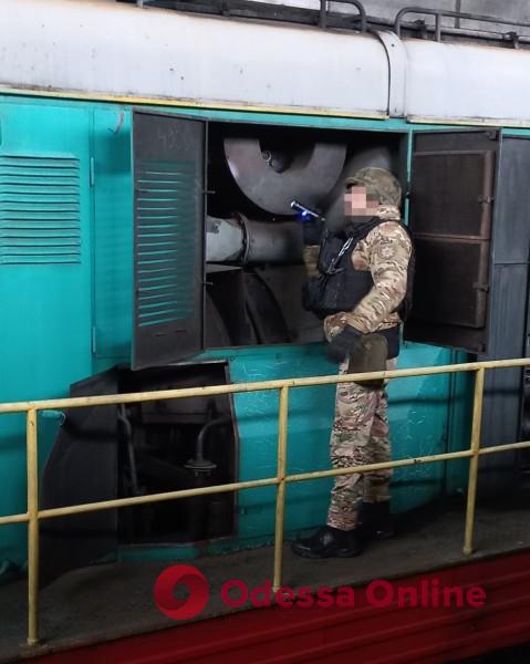Поліцейські вибухотехніки з Одещини долучилися до розмінування Херсонської області (фото)