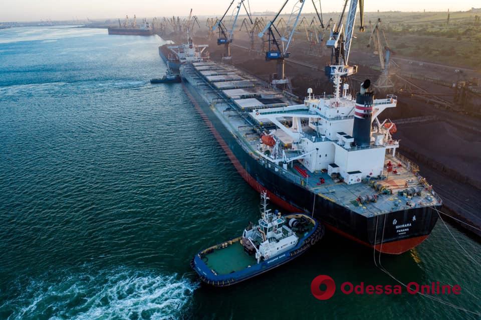 Завладели более 1,3 миллионами гривен порта «Южный»: правоохранители завершили расследование в отношении трех должностных лиц