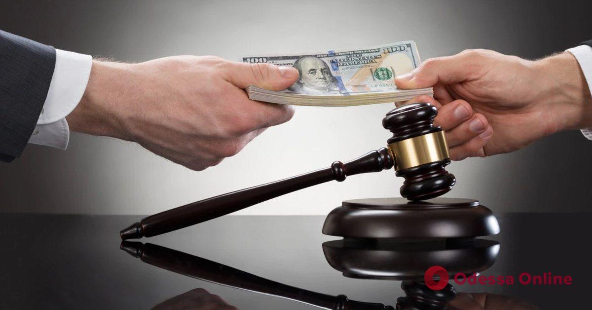 Одесского адвоката будут судить за подстрекательство к подкупу судьи