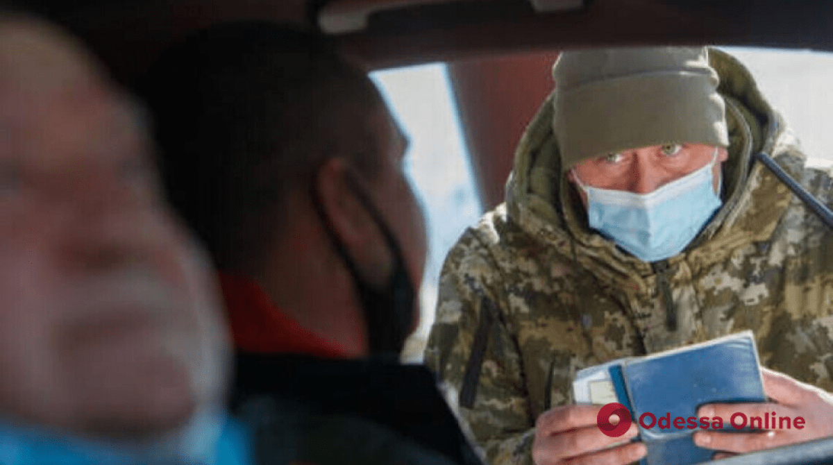 Еще одной категории военнообязанных мужчин могут разрешить выезжать из Украины